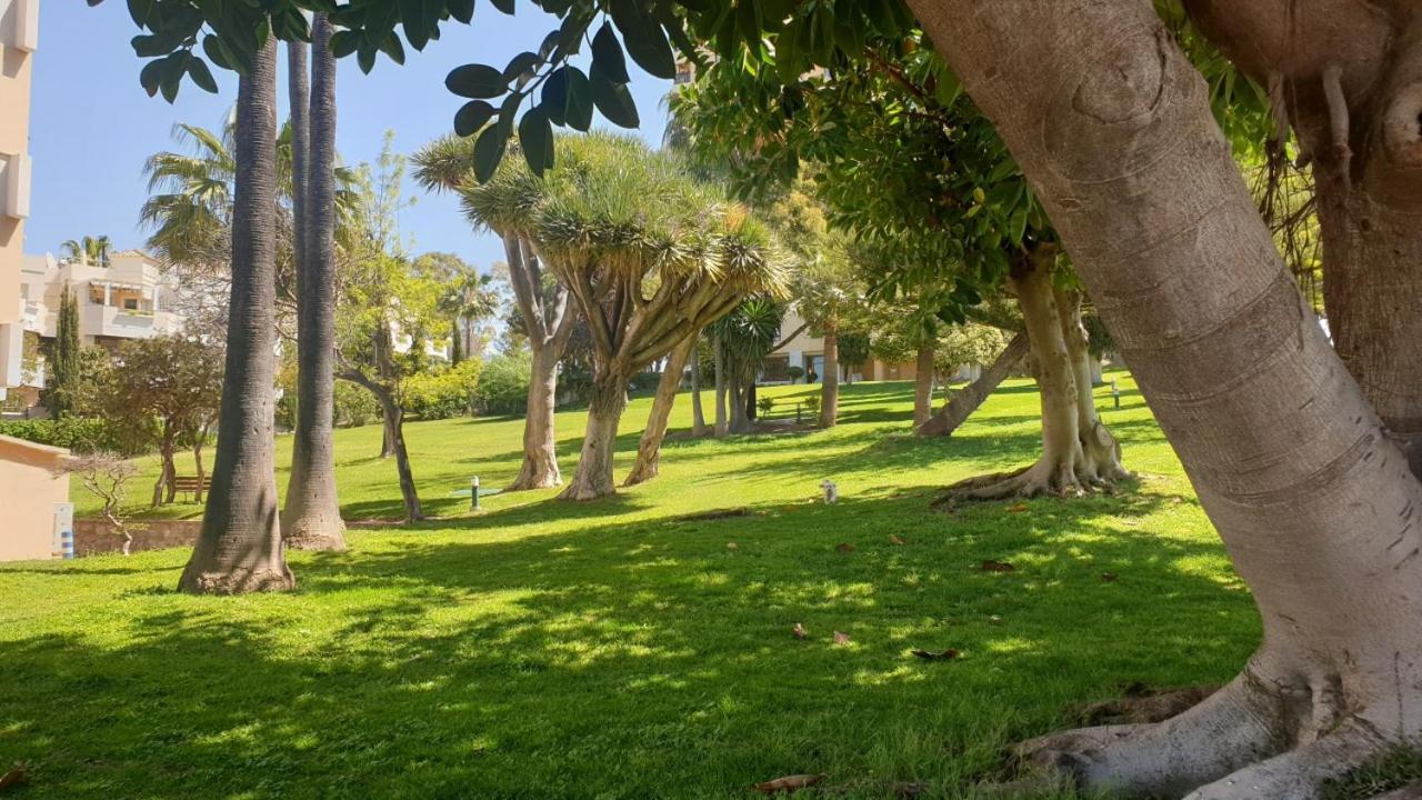 Appartamento Torres De Aloha 2 Bdr Puerto Banus Marbella Esterno foto
