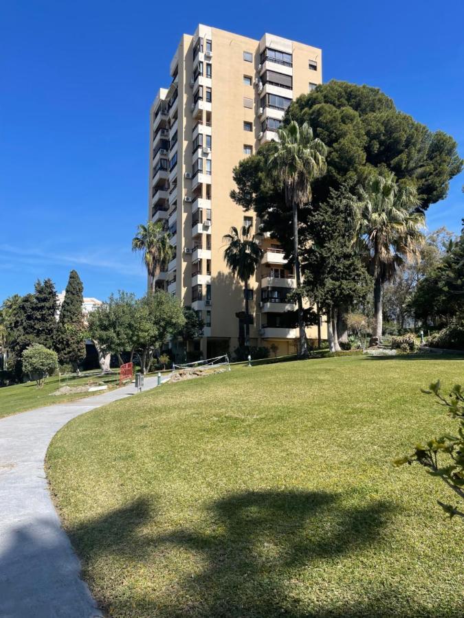 Appartamento Torres De Aloha 2 Bdr Puerto Banus Marbella Esterno foto