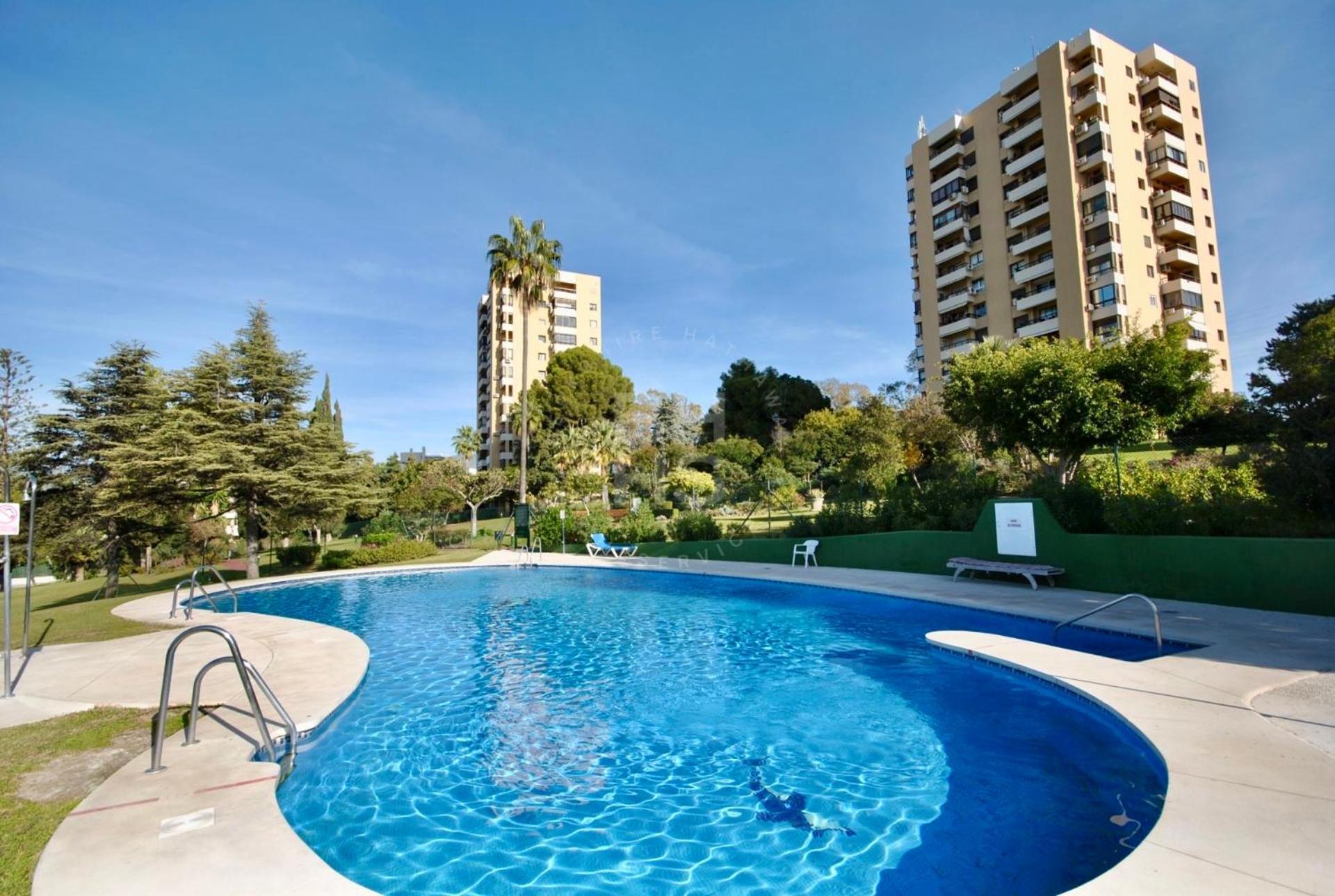 Appartamento Torres De Aloha 2 Bdr Puerto Banus Marbella Esterno foto