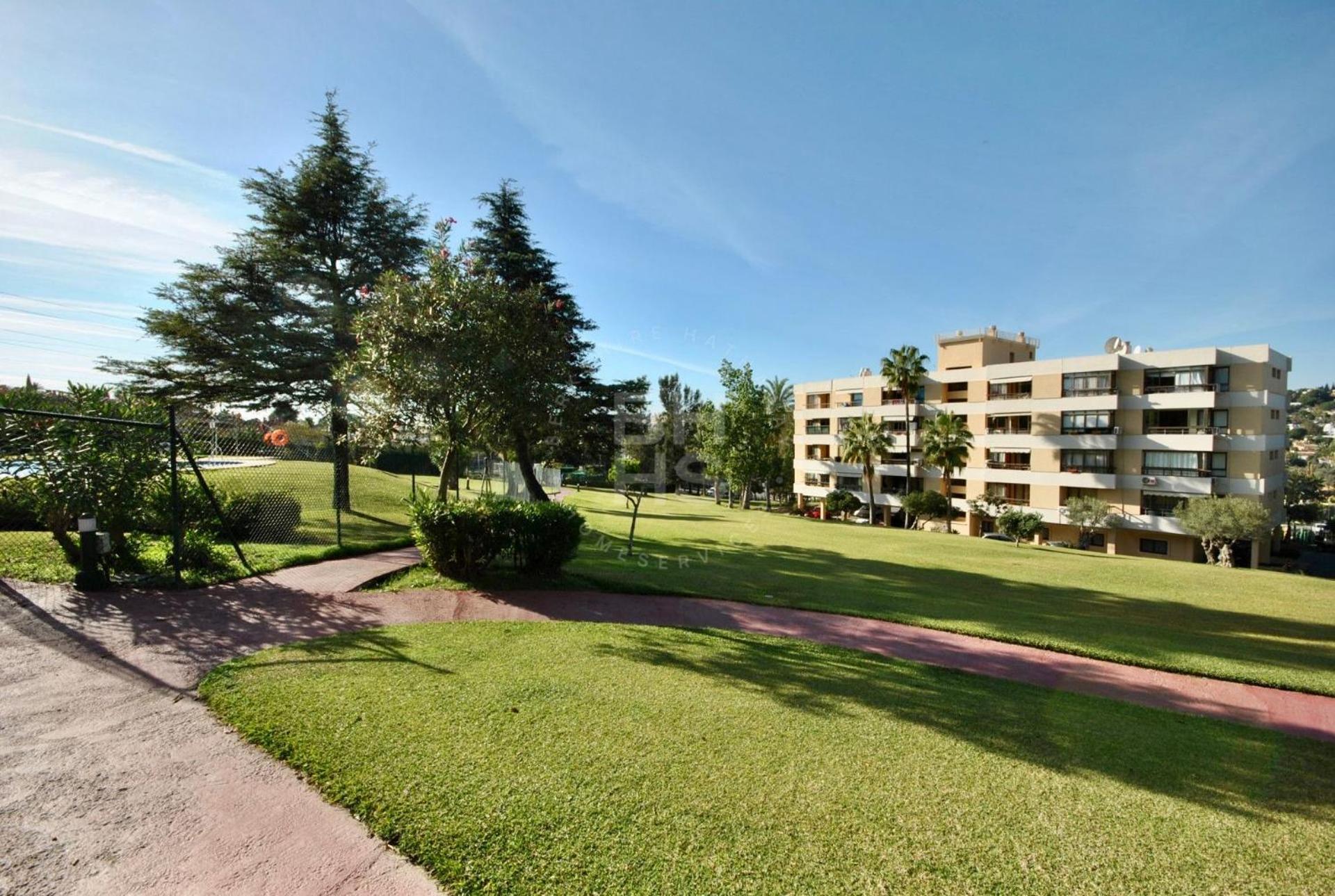 Appartamento Torres De Aloha 2 Bdr Puerto Banus Marbella Esterno foto